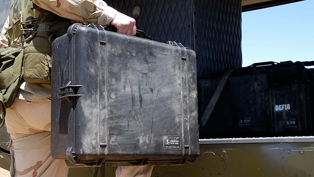 pelican 1600 army weapon survival case