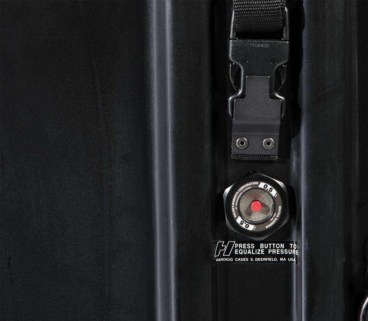 pelican-hardigg-classic-v-watertight-cases_3.jpg