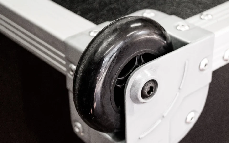corner castors corner castors
