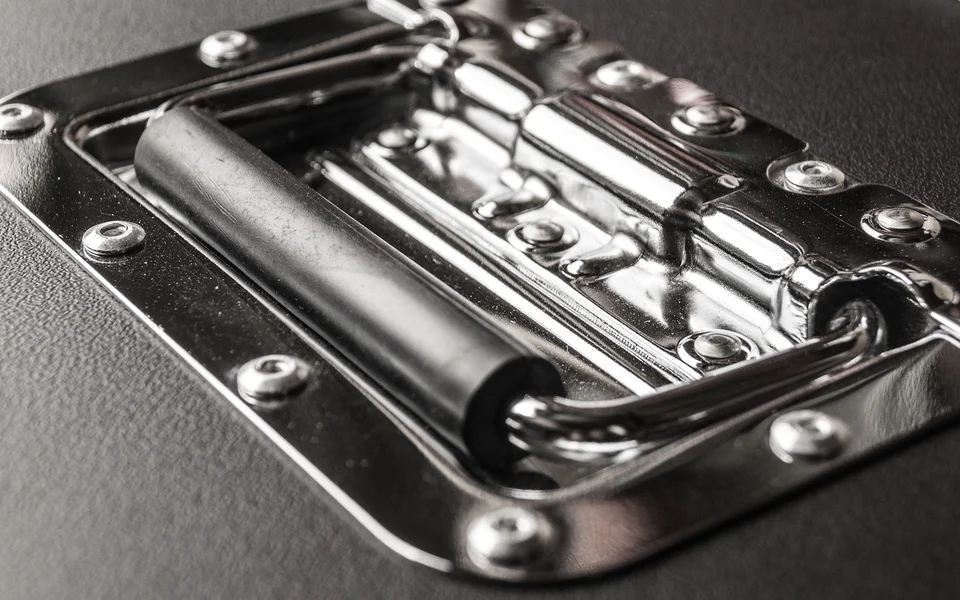 Recessed Steel Handles & Latches
