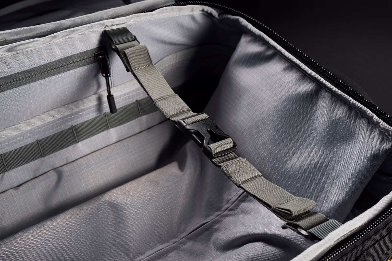 pelican aegis hy22 interior black 02 Pelican HY22 Aegis Carry-On Rolling Hybrid Duffel - Image 8