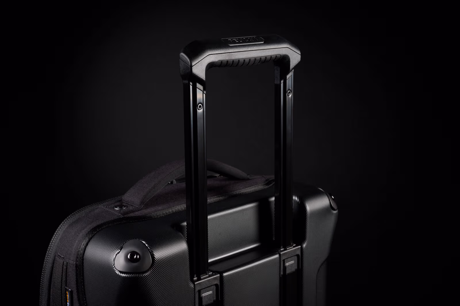 pelican aegis hy22 interior black 03 Pelican HY22 Aegis Carry-On Rolling Hybrid Duffel - Image 9