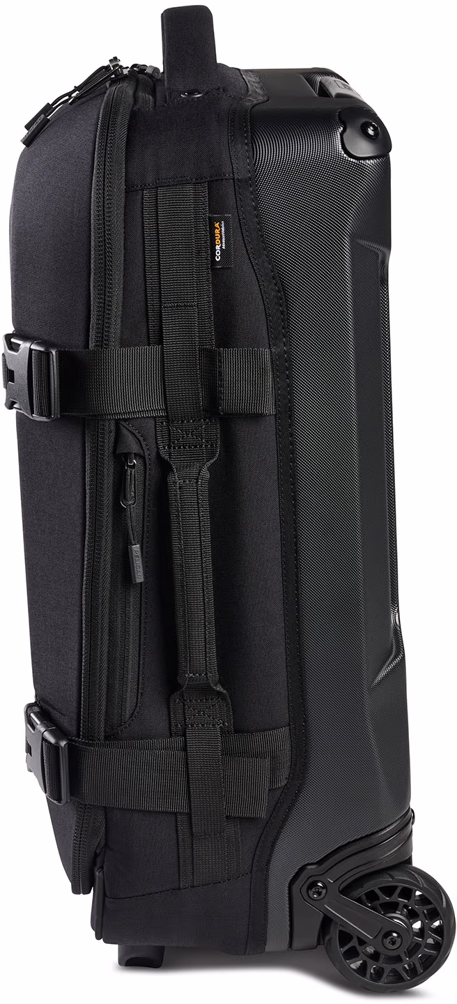 pelican hy22 aegis rolling duffel black 04 Pelican HY22 Aegis Carry-On Rolling Hybrid Duffel - Image 4