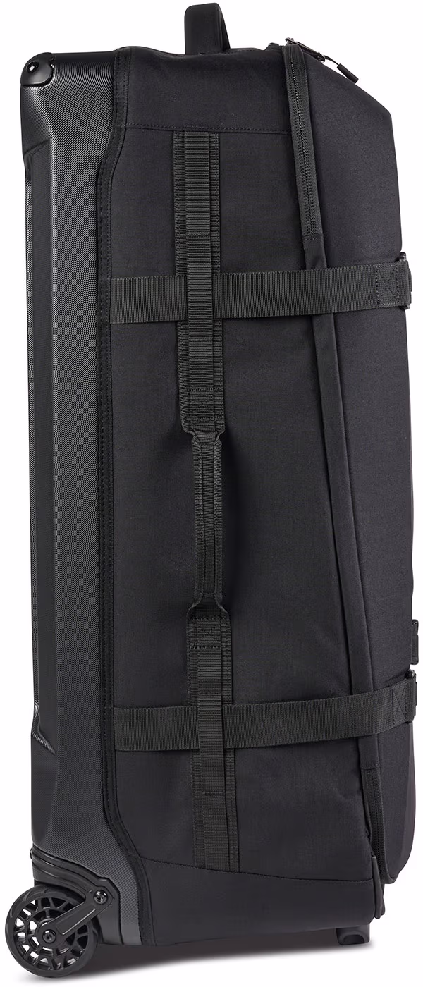 pelican hy32 aegis rolling duffel black 04 Pelican HY32 Aegis Check-In Rolling Hybrid Duffel - Image 4